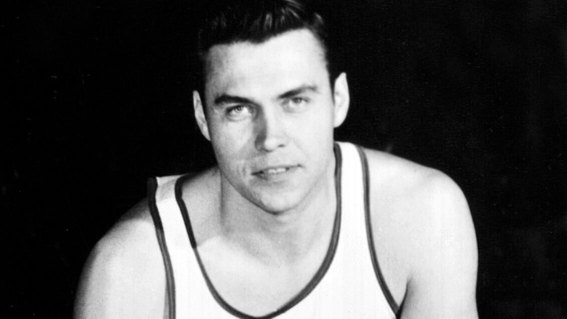 Hagan, Basketball Hall of Famer and Kentucky hoops legend, dies at 94