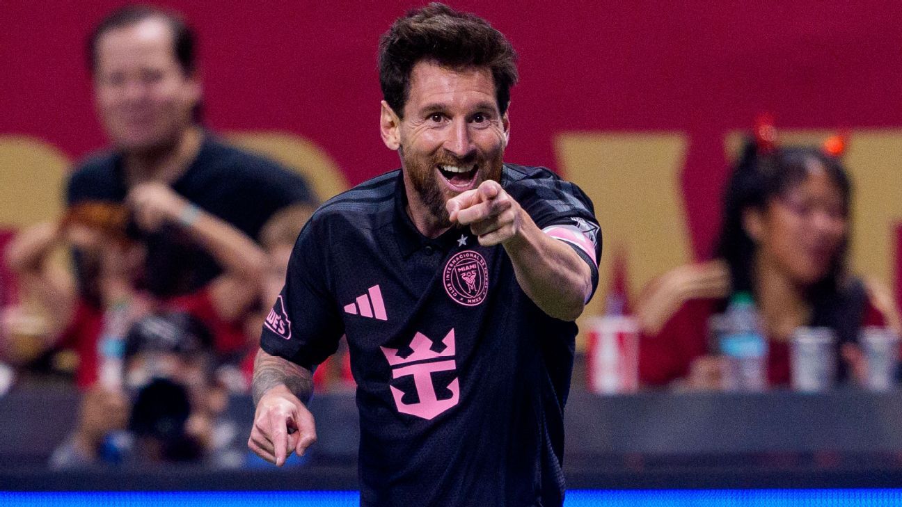 Messi festeja tercer triunfo al hilo del Eldense