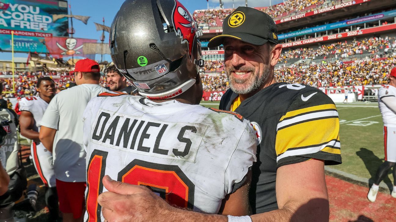 A swap to remember: Jalon Daniels exchanges jerseys with his idol, Aaron Rodgers