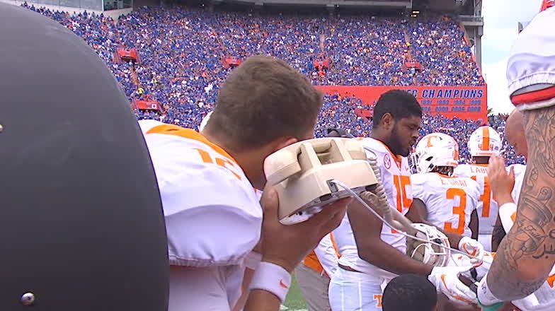 Tennessee player struggles with a telephone - ESPN Video