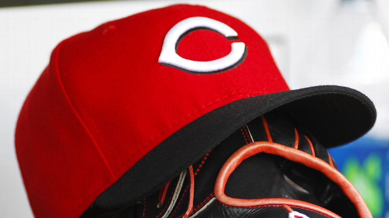 Fourth Reds pitcher tests positive for COVID