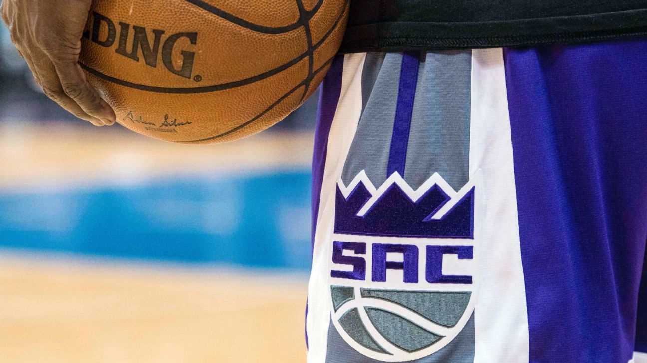 NBA mendenda Sacramento Kings .000, asisten GM Wes Wilcox .000