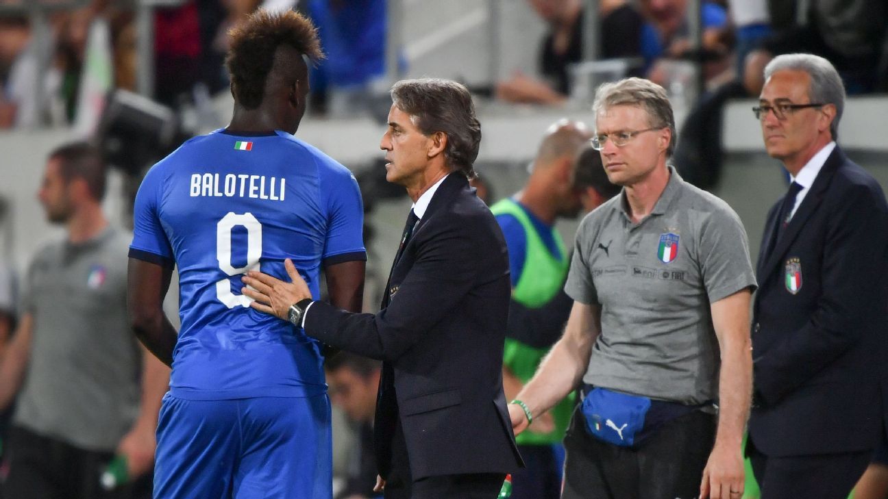 Mario Balotelli dipanggil ke skuad Italia oleh bos Roberto Mancini