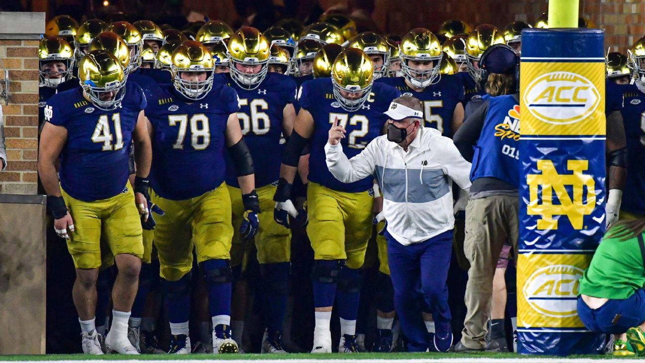 Notre Dame Fighting Irish finishes above Texas A&M Aggies in AP regular season final poll