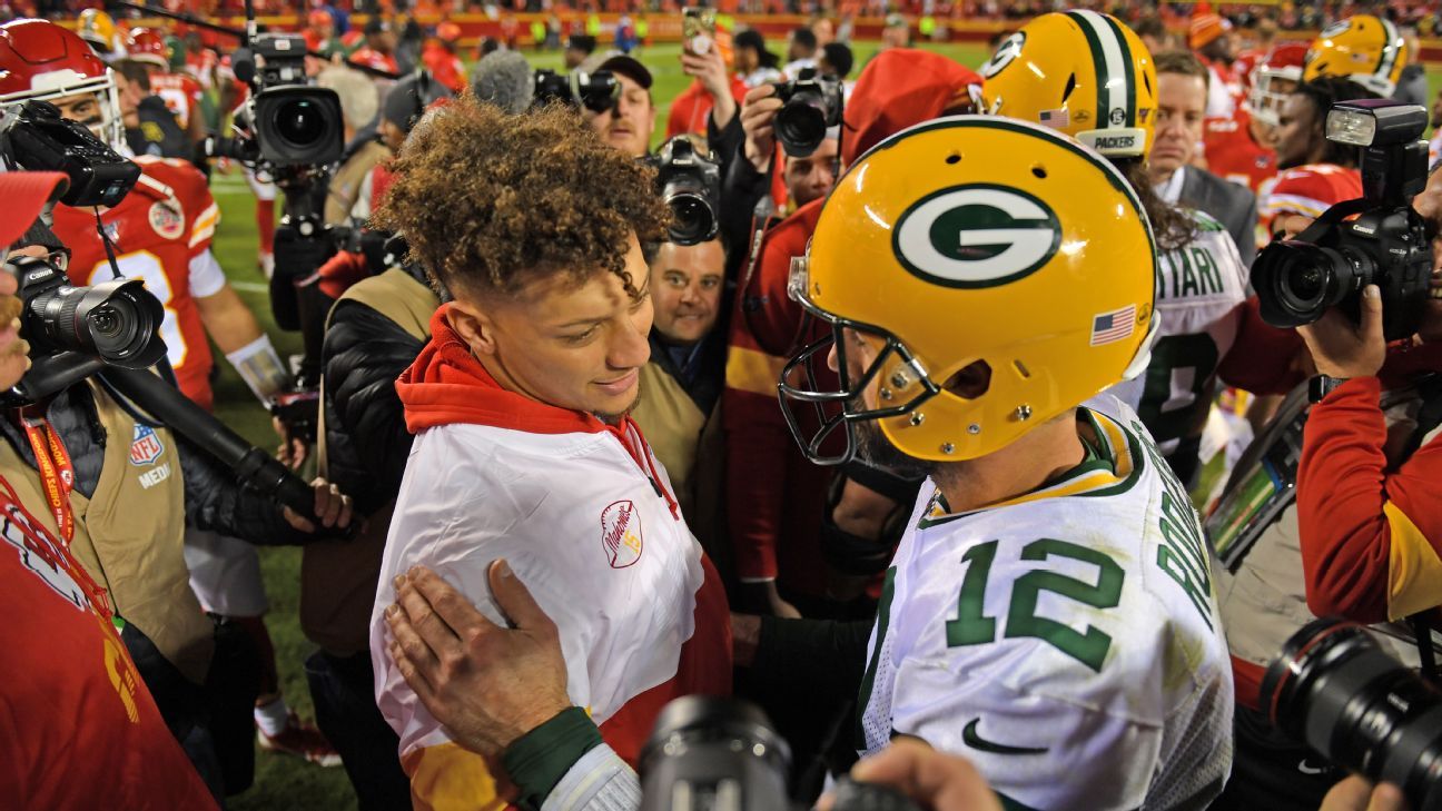 Aaron Rodgers fits a Patrick Mahomes como favorite for a JMV