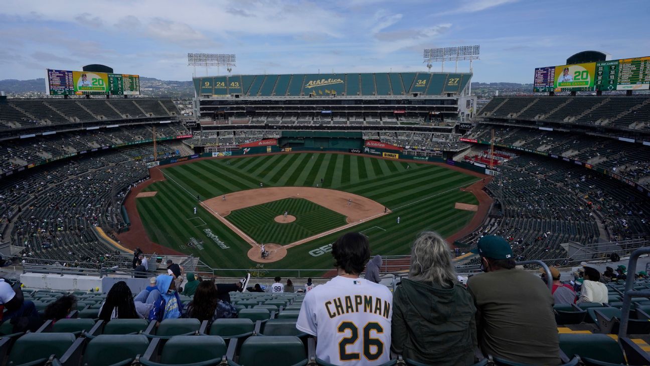 Athletics still pursuing Oakland ballpark, GM says