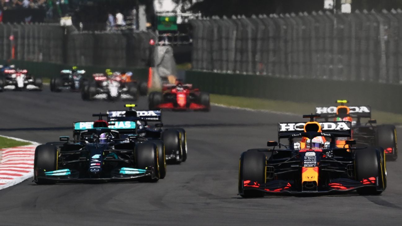 Mercedes meminta peninjauan atas insiden Lewis Hamilton dan Max Verstappen di Brasil