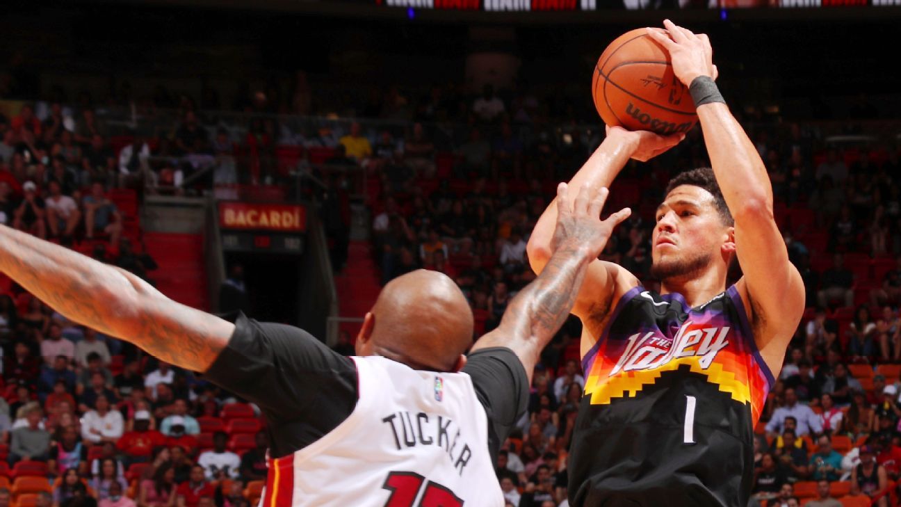 Kembalinya Devin Booker mendorong Phoenix Suns mengalahkan Miami Heat dalam pertarungan pemimpin konferensi