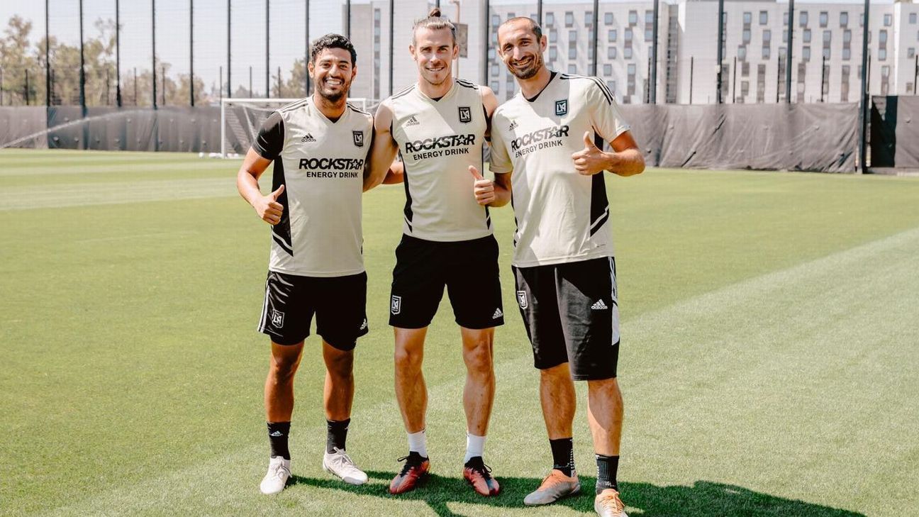 Giorgio Chiellini boasts a photo with Carlos Vela and Gareth Bale: “What a third person”