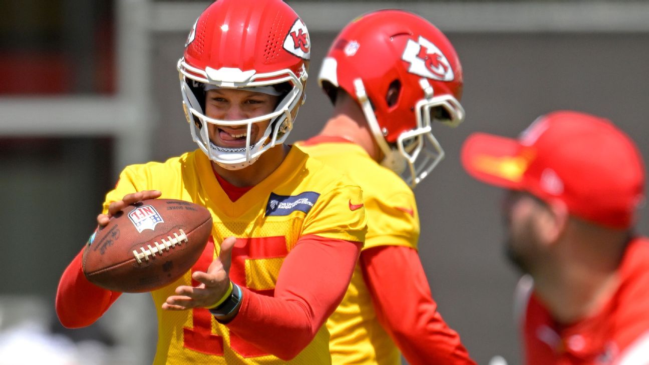 Best of Monday at NFL training camps: Patrick Mahomes and other QBs work on receiver connections, Ravens’ J.K. Dobbins activated