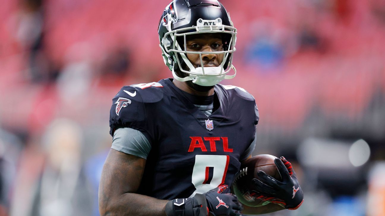 <div>Falcons' Pitts has knee surgery, out rest of season</div>