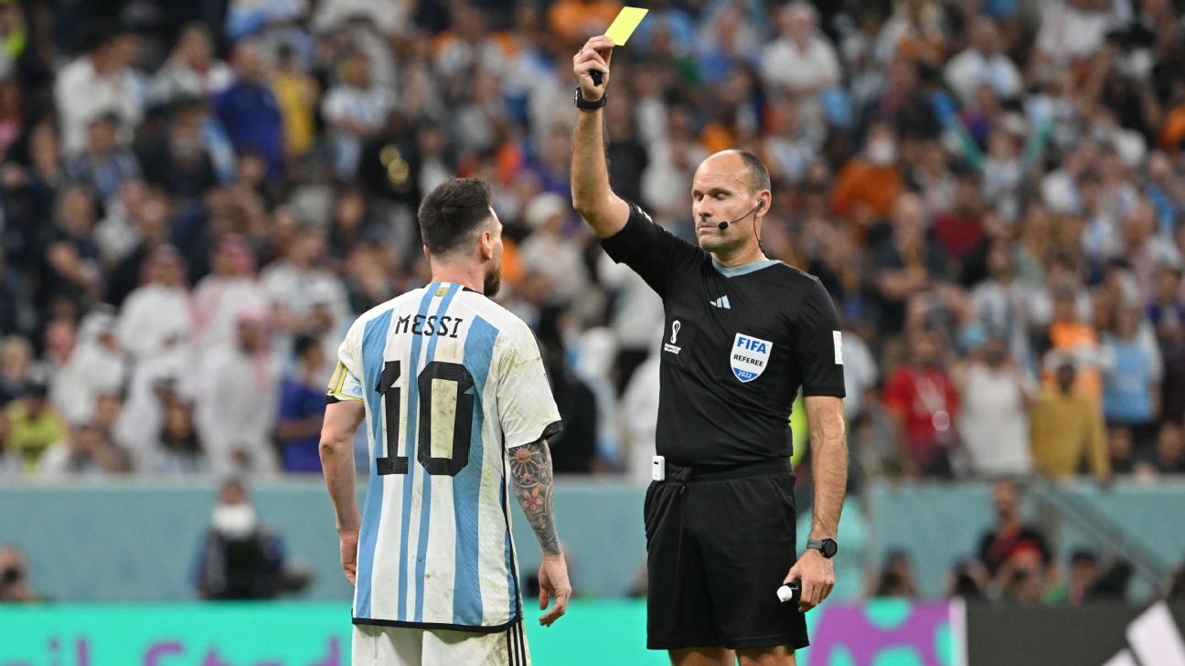 Holland vs.  Argentina sees record 18 yellow cards