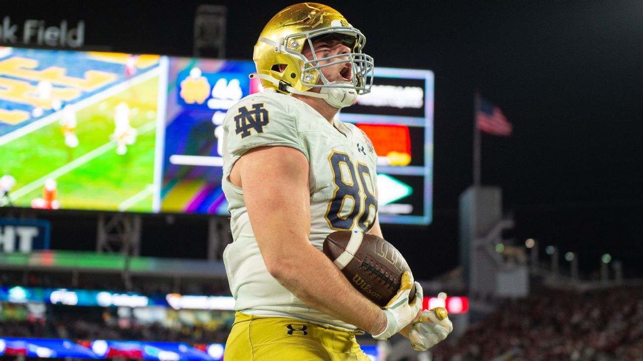 Irish TE Evans to miss season with torn ACL
