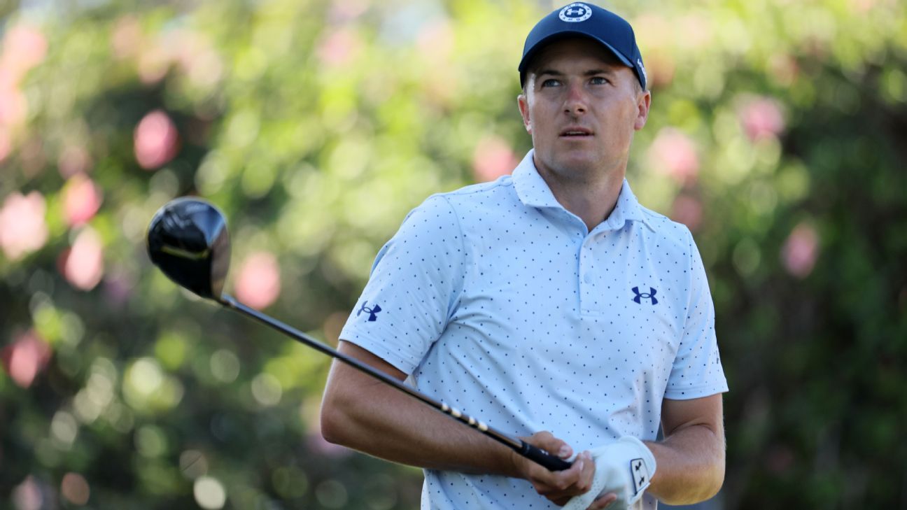 Chris Kirk atop Sony Open as Jordan Spieth goes from lead to missed cut