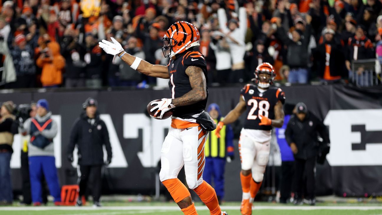 <div>Bengals' Joe Burrow finds Ja'Marr Chase for 7-yard touchdown</div>