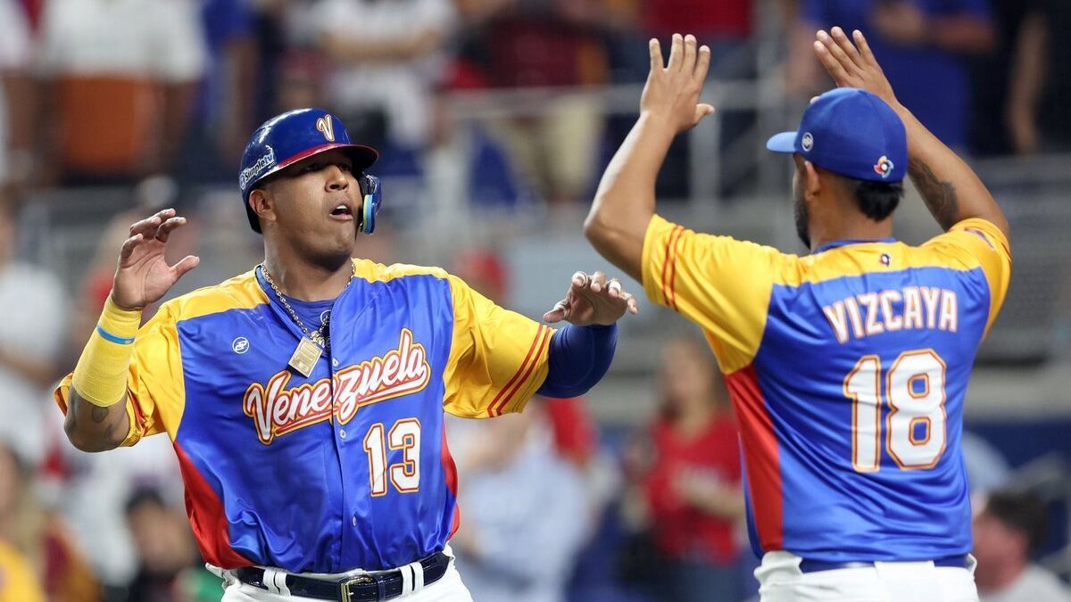 Venezuela beat the Dominican Republic for the first time in World Classic history