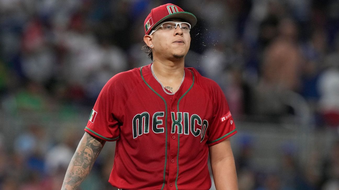 Julio Urias will stay with Mexico until the end of the World Classic