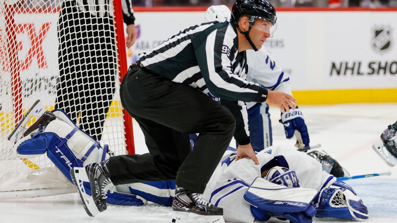 Leafs goalie Samsonov injured in Game 3 loss