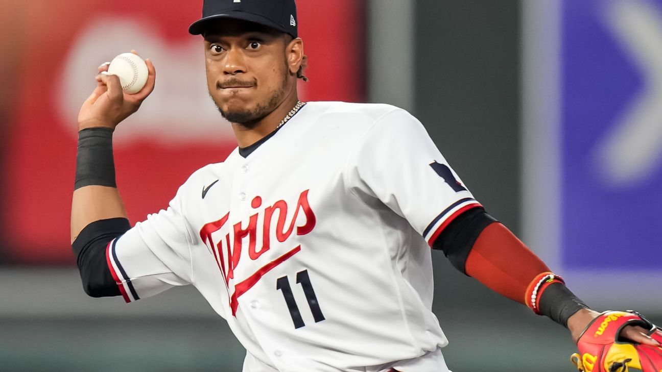 Twins send 2B Polanco to M's in 5-player deal