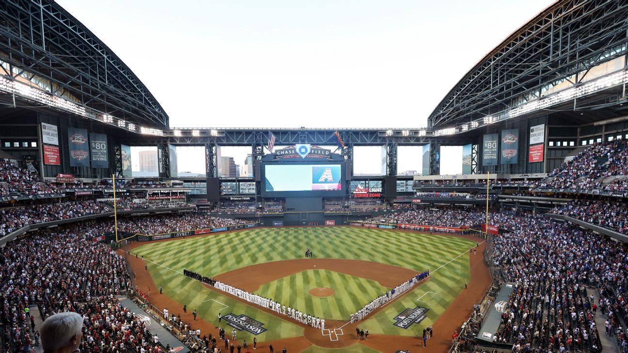 The Chase Field roof opened for Game 3 of the World Series