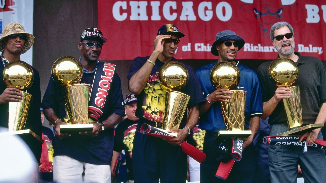 Michael Jordan, Pippen and Rodman lead the Bulls’ Ring of Honor class