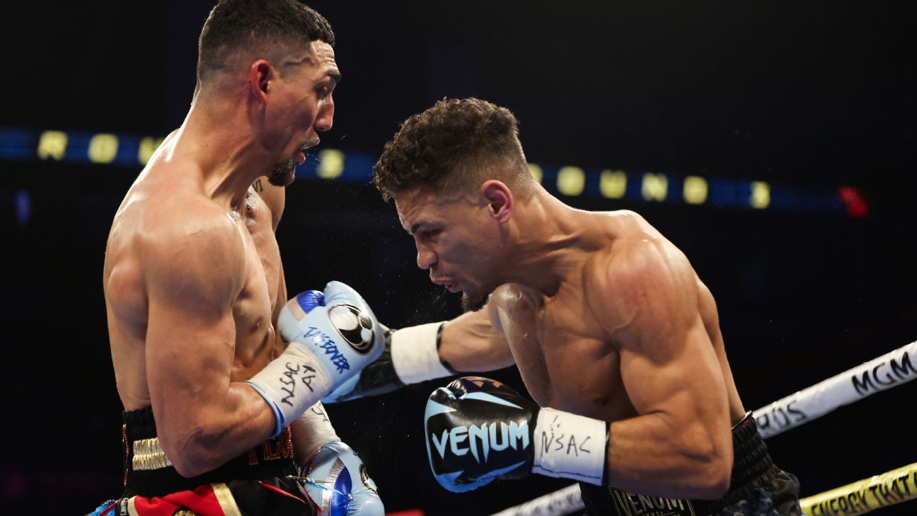 Teofimo Lopez scores a terrifying and shameful victory over Jamaine Ortiz. Teofimo Lopez scores a terrifying and shameful victory over Jamaine Ortiz.