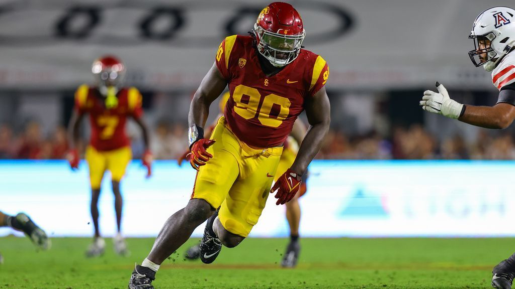 Alexander says he's not in portal, to stay at USC